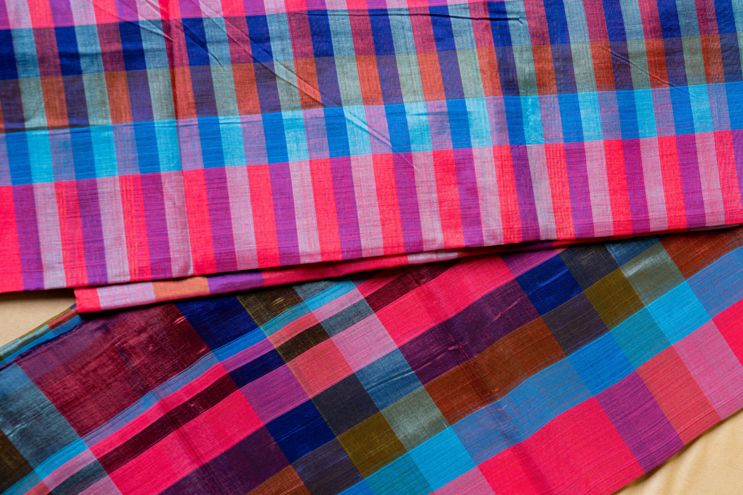 Mangalgiri Pattu Multi Color Checks Saree - Image 4