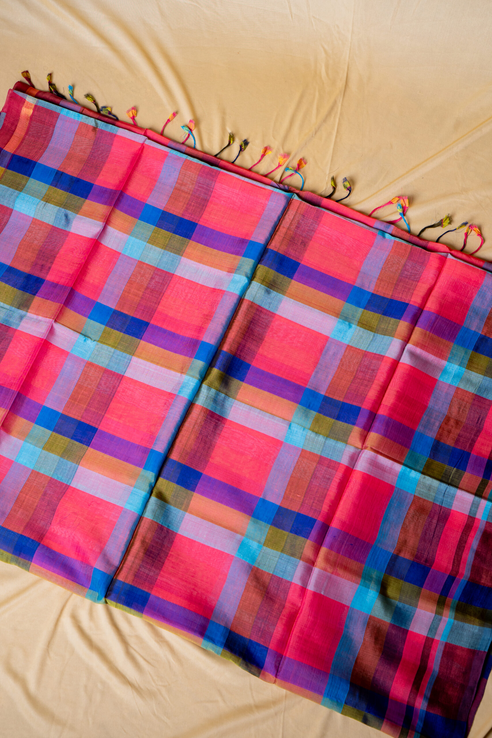 Mangalgiri Pattu Multi Color Checks Saree - Image 3