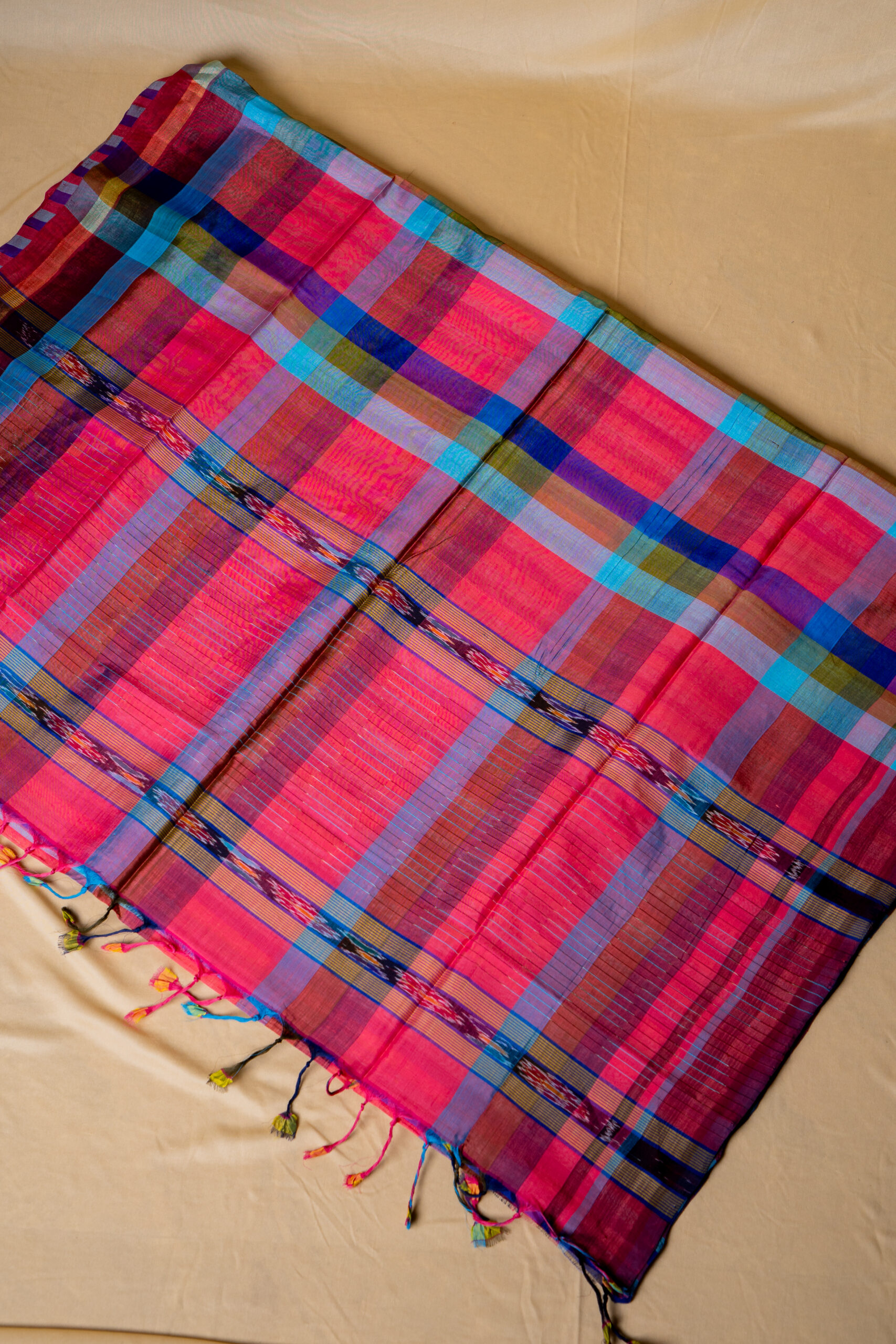 Mangalgiri Pattu Multi Color Checks Saree - Image 5
