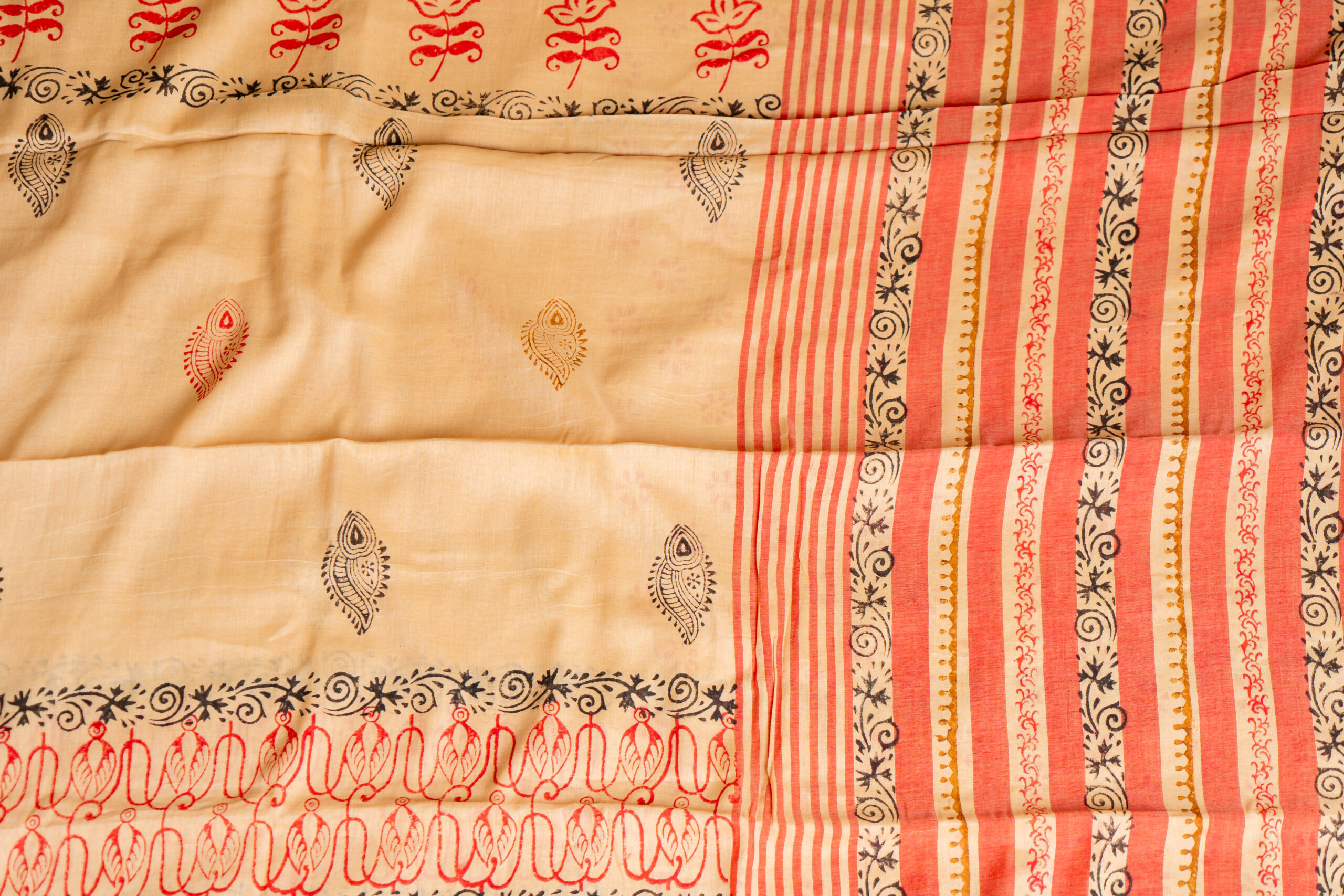 Beige Cotton Baluchari Saree - Image 3